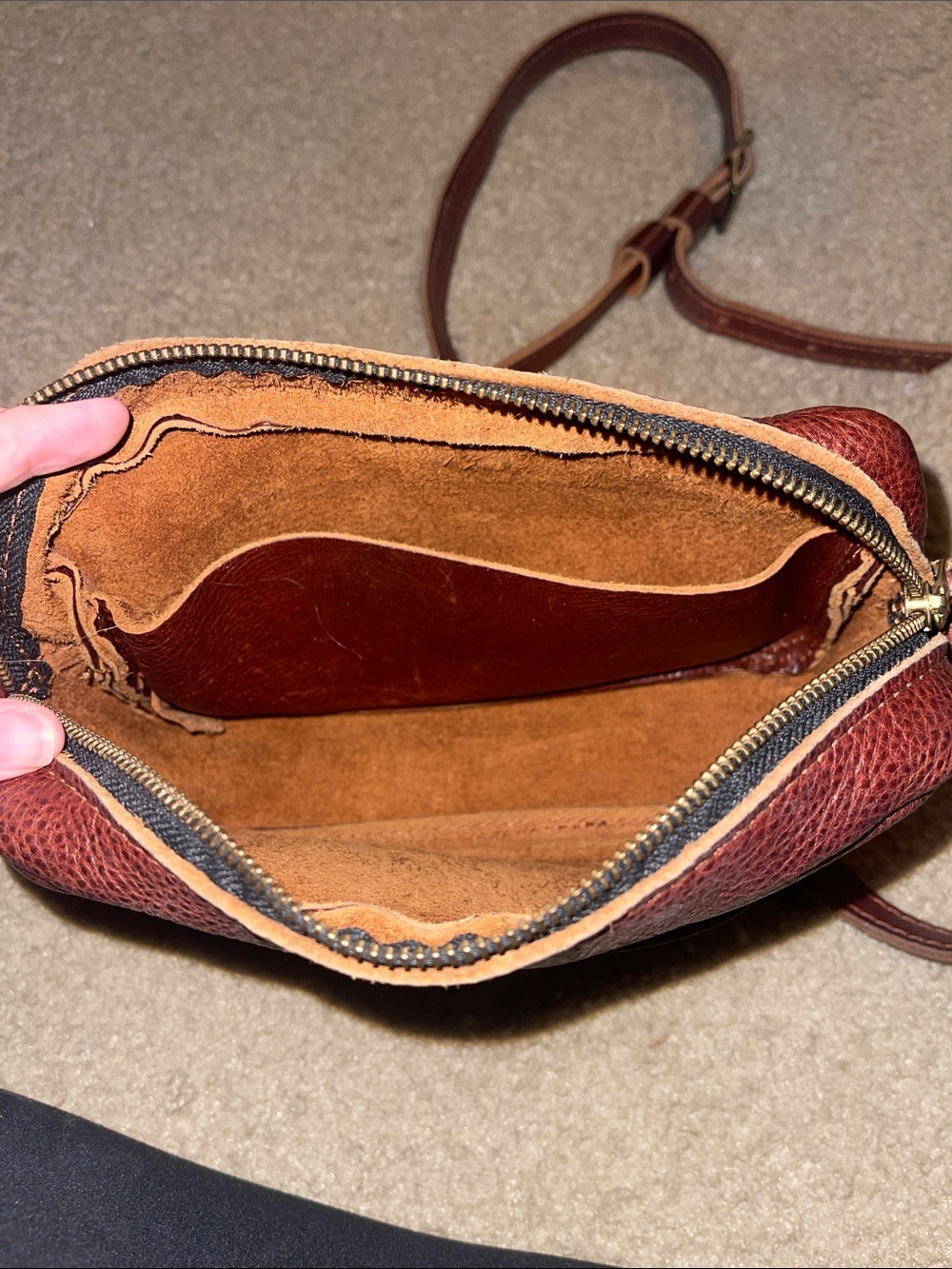 Portland Leather Crossbody Bag in Brown - Picture 4 of 5